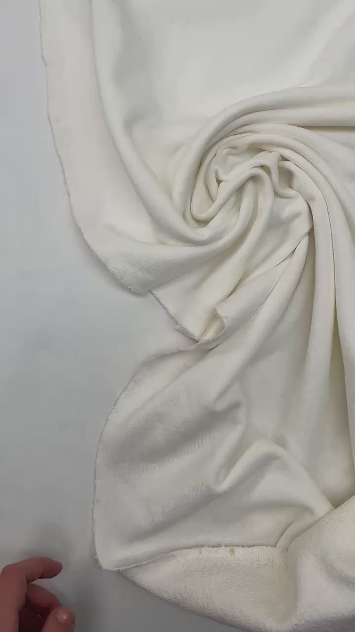 video 8f1b922b-9bec-4d84-88e8-da30396514a3