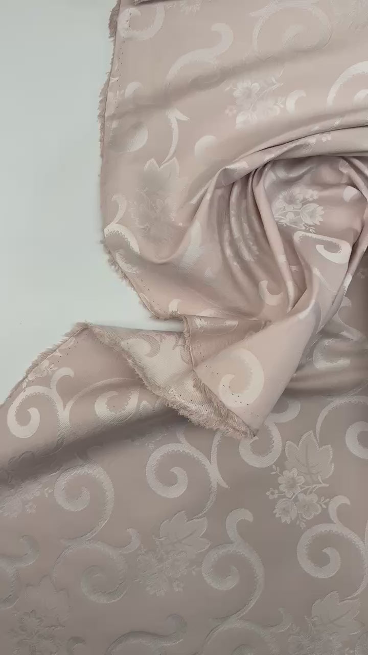 video 94037b28-79aa-45b3-858b-5d0c8ac70bc9