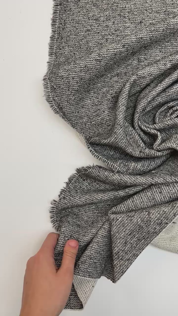 video 077485eb-ce97-4cc7-9ee9-6277fe92f34e