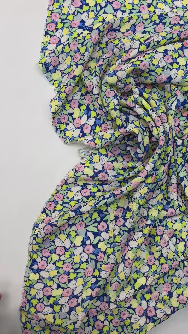 video 8b9a54a5-426f-43fb-9bbb-35915d4a9e97