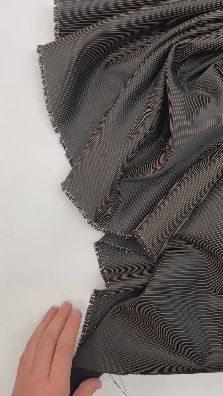 Charger la vidéo : video 63539ccf-d8d4-4d41-adeb-b1b395a35d94