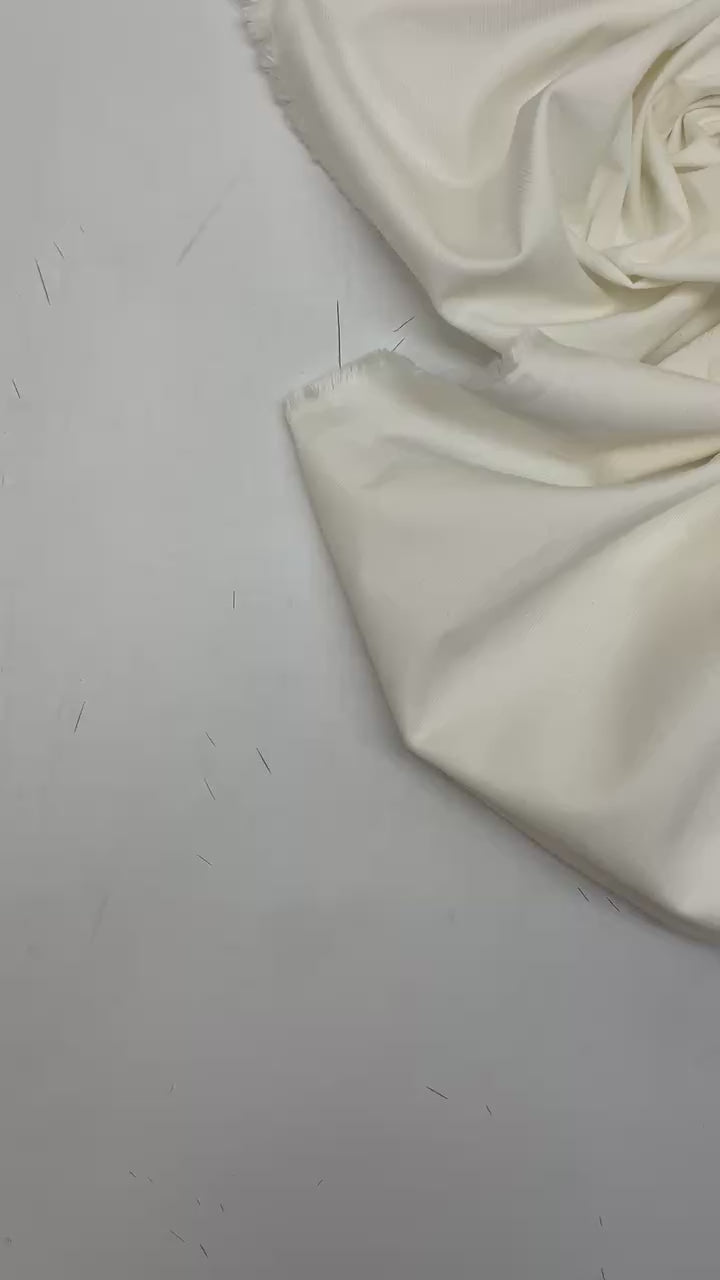 video 685655b5-697f-4318-be3a-f5853a7d3196