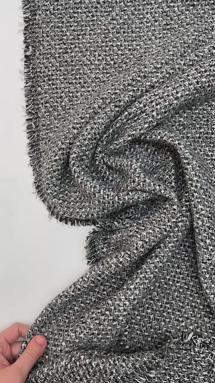 Load video: video 7c708ba7-baf7-4006-8543-07ae3f7b93ab