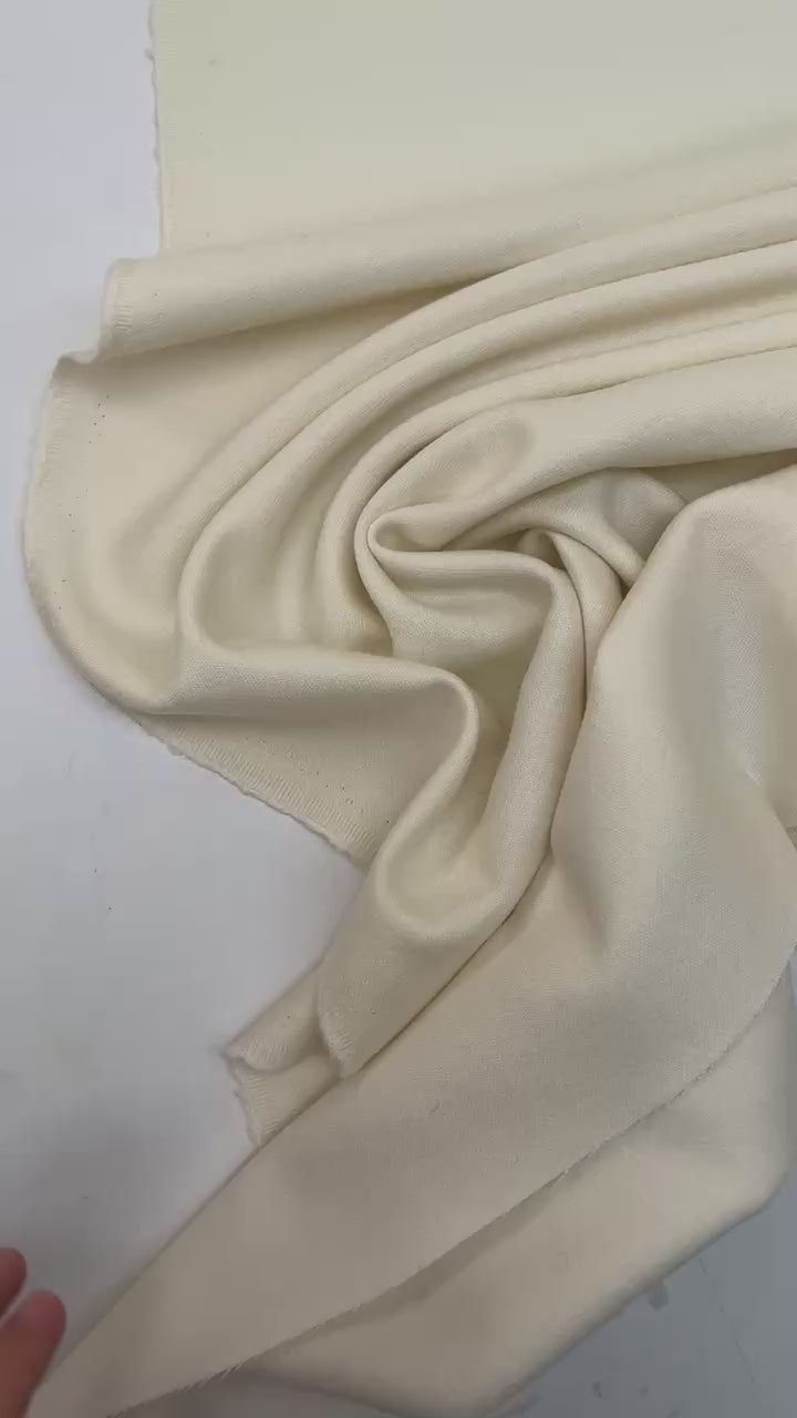 Load video: video d1179a55-fb96-40a7-ae02-c883e10285d1