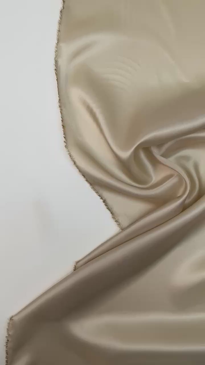 video 4db0a59e-81db-4e32-8c96-47b5c5942469