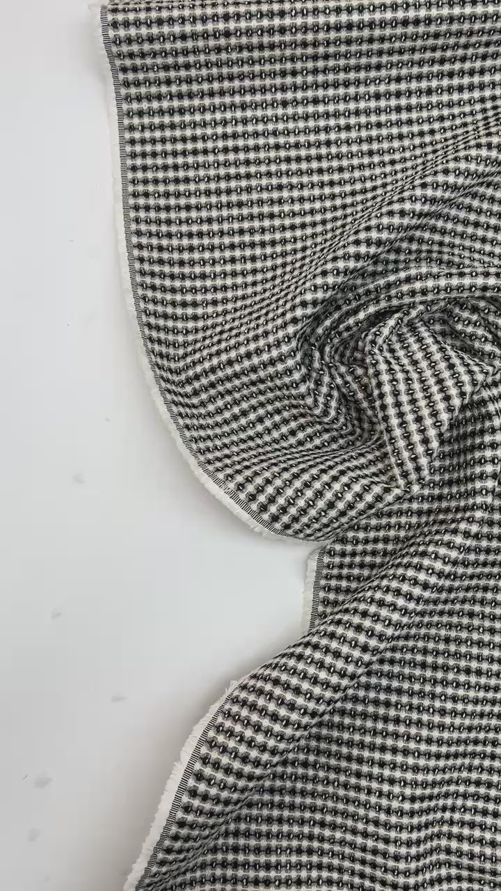 Charger la vidéo : video 8bb05aef-0dc7-4fcc-8cdb-a0efa7cbb857