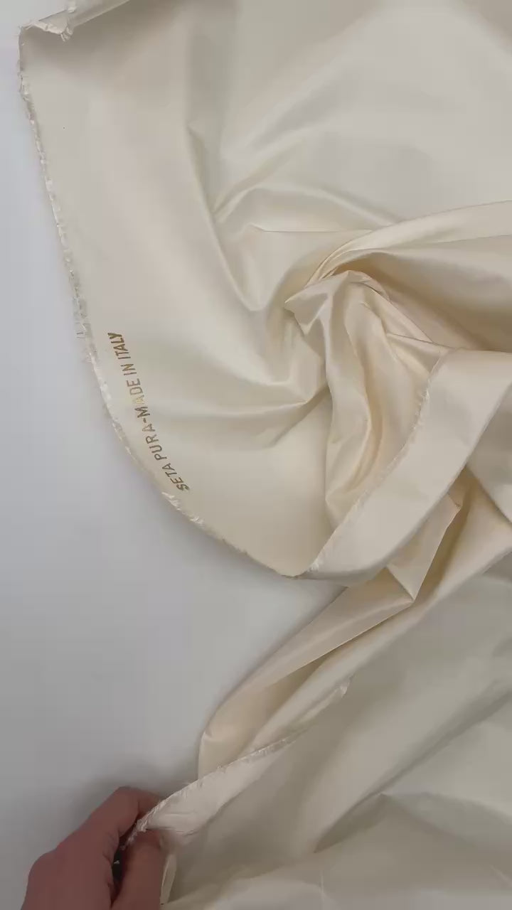 Load video: video d07a7098-a0ed-4dd2-9cb7-414ed1483d69