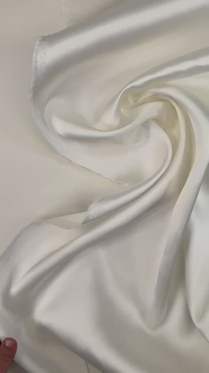 video 6dc55a9e-19a5-4adb-9b7a-66c63930a21d