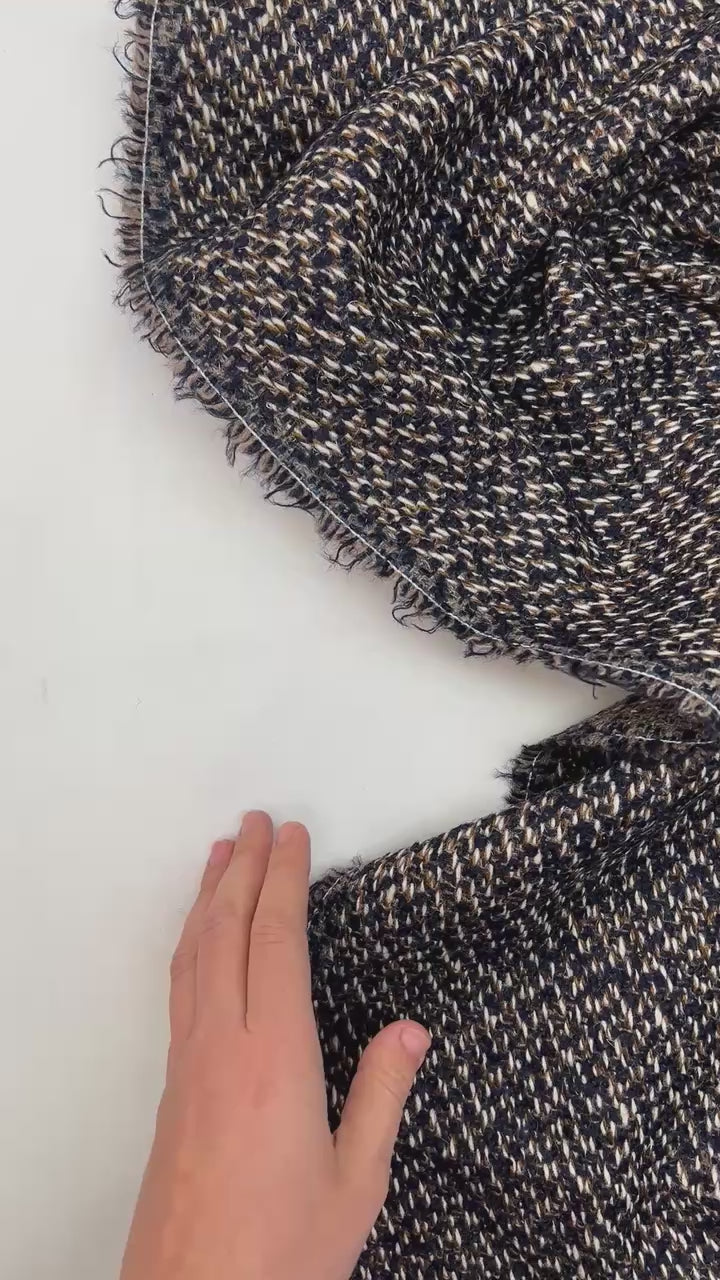 video 5cfd3d9c-7081-47a2-9b1b-44c9eb3c3a14