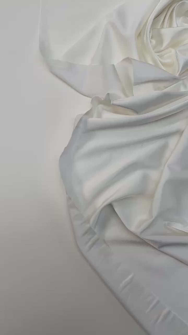 video 517f84d1-d03c-4aff-9405-774054fc02a3