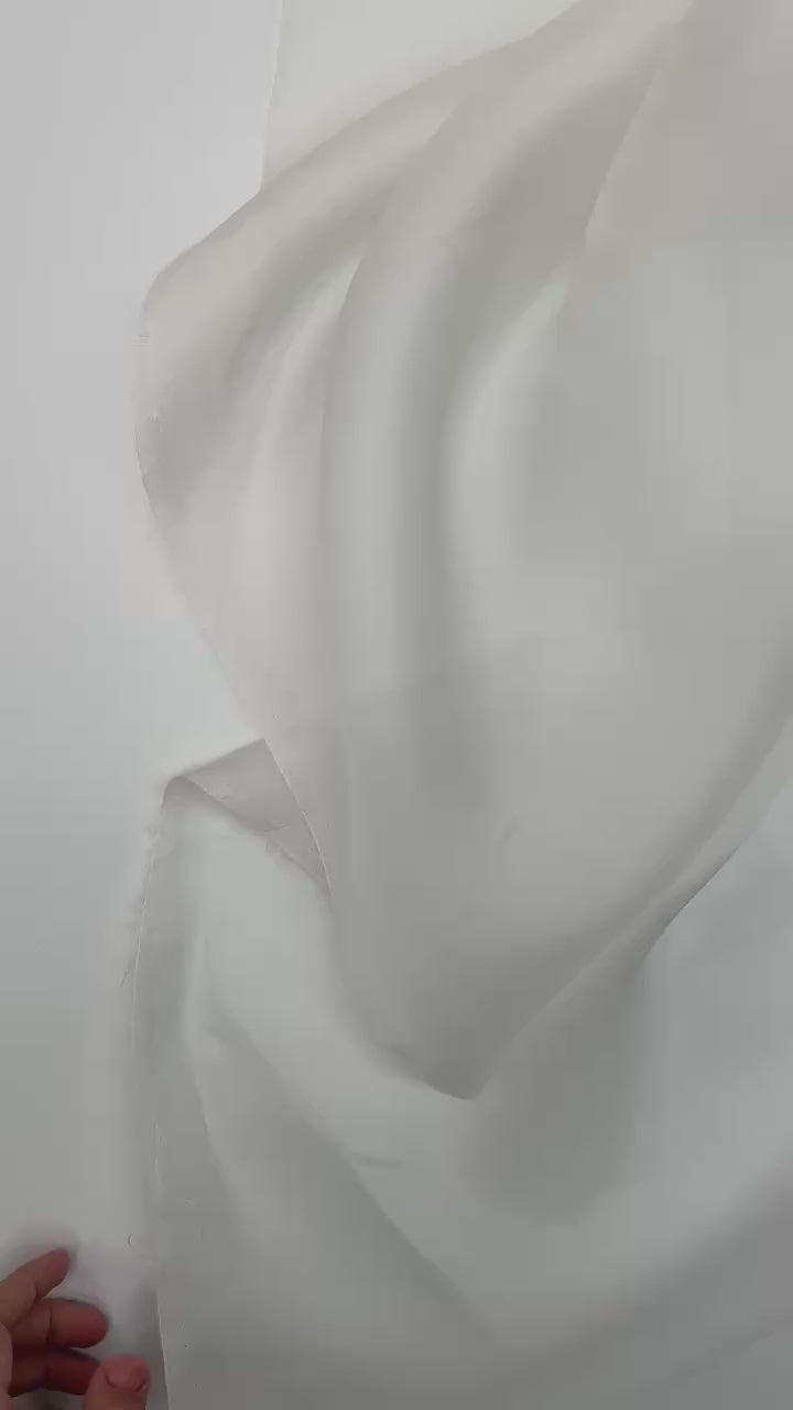 video 051b1404-ea80-4124-b94c-903104c873e7