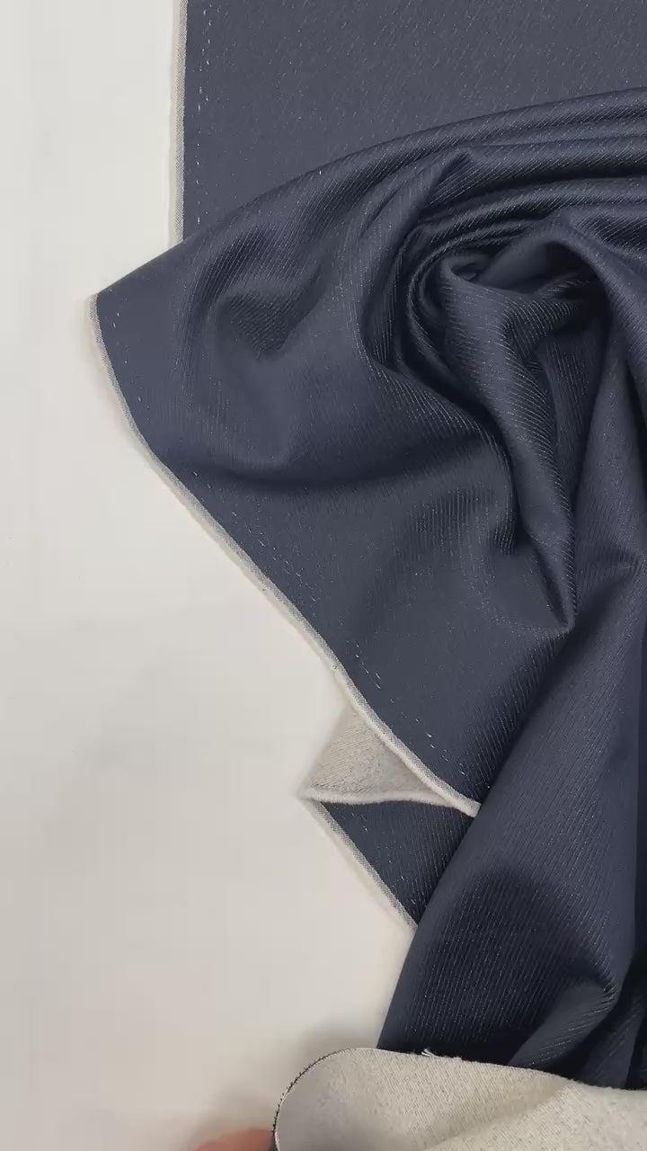 Charger la vidéo : video 04b6d50d-5071-4d92-9875-d3672060f634