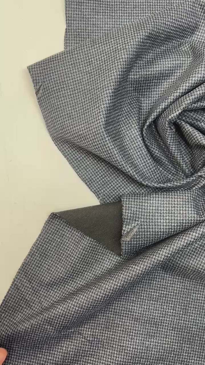 video 58299318-915b-416b-ab3b-5d16e3bc6efc