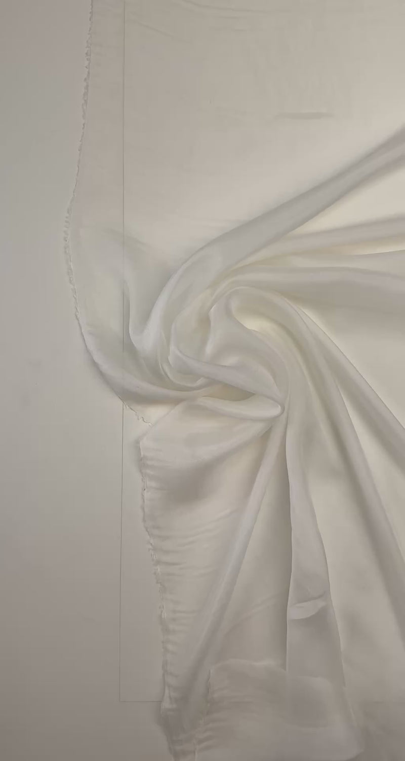video a2237513-d51e-45f4-aa47-bed0cc7b4372