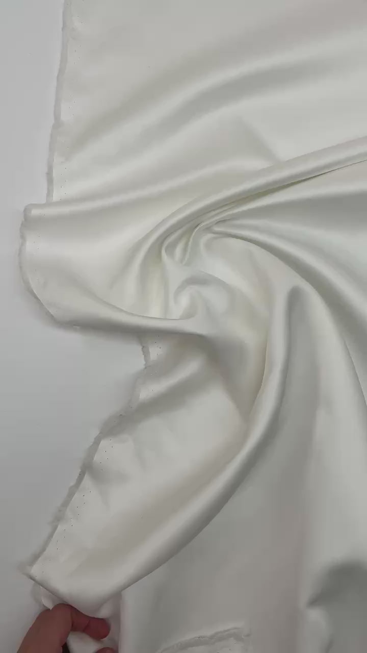 video 5720662c-5b59-4867-8ab7-8cd643b89bf6