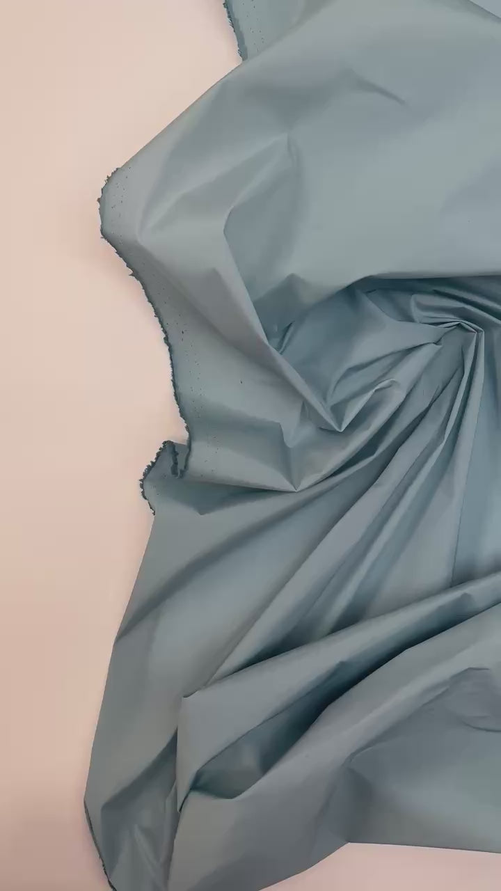 video d79389c8-1925-42aa-a151-035385300a69