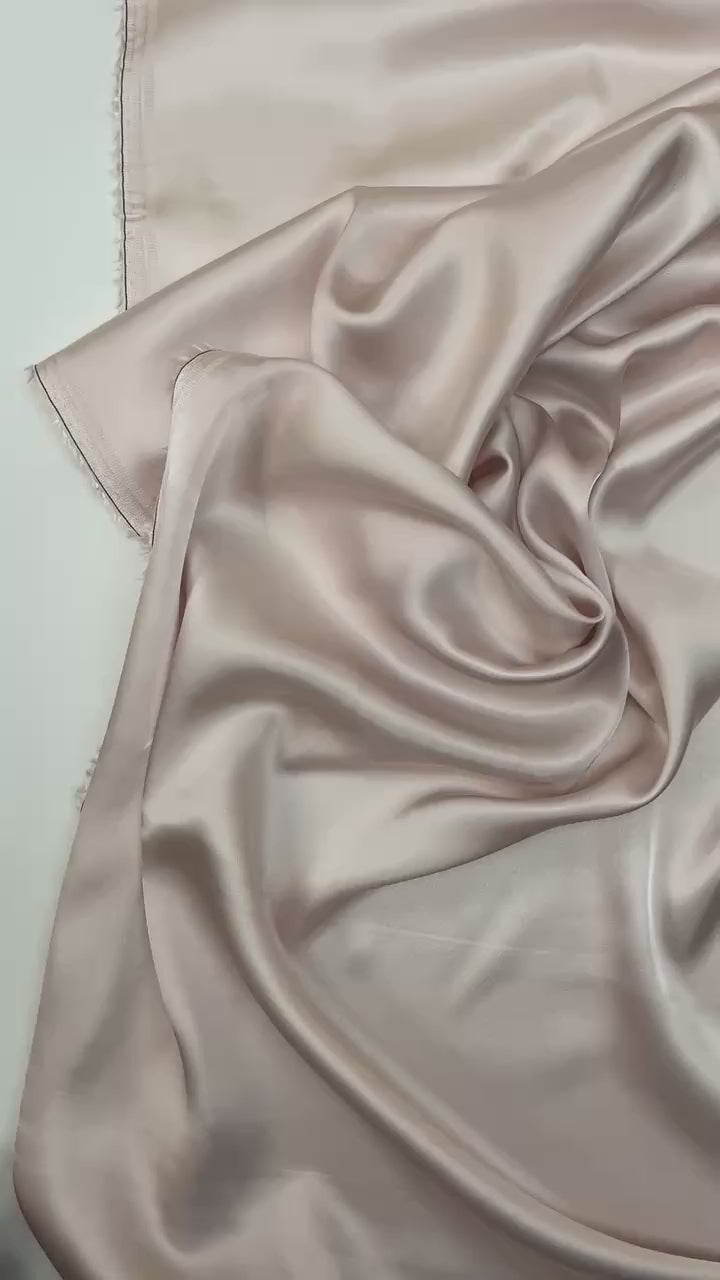 video 7f2b6eae-b63e-468b-99e3-f467a90e3e1f