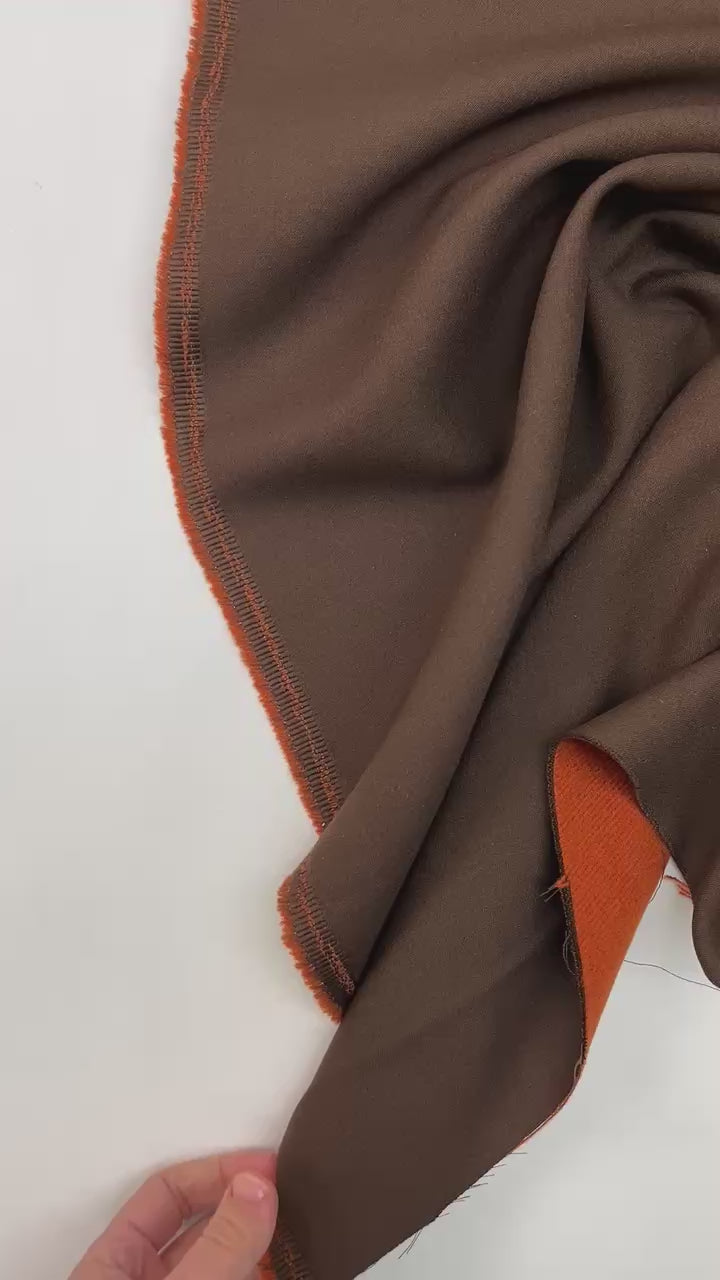 video b9bf36ba-00d0-4003-9383-de5361f5b9a3