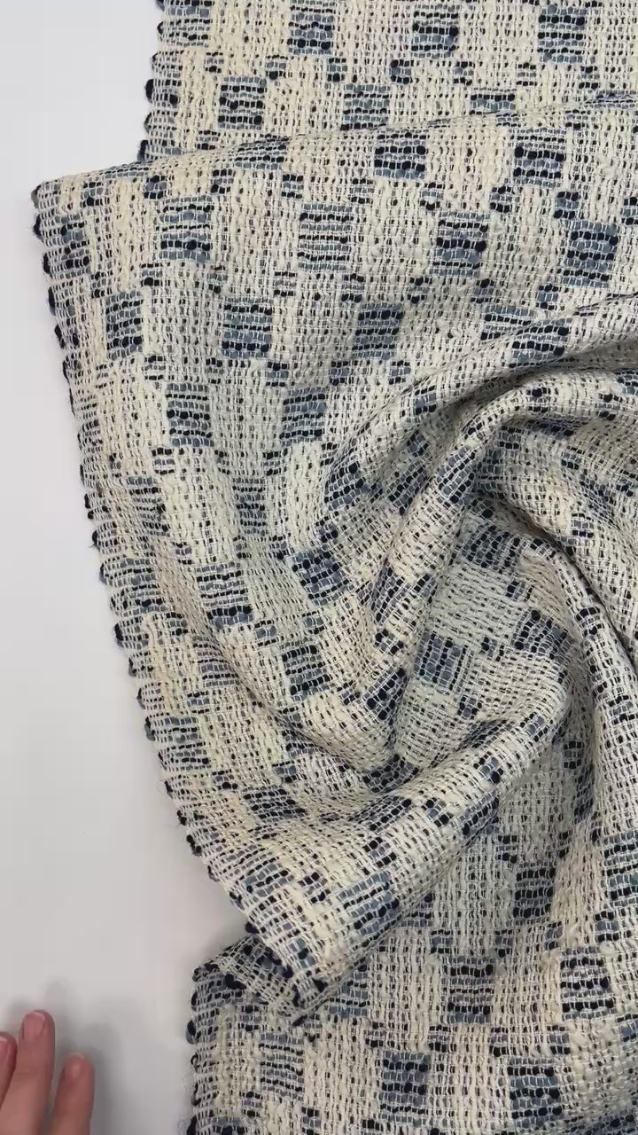 Charger la vidéo : video fc228f1a-88d0-4930-a005-ad7463e1e3c8