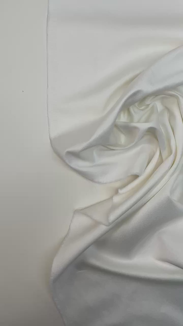 Load video: video 35fd29ee-8cea-43cd-a885-8b5d27f5b40a