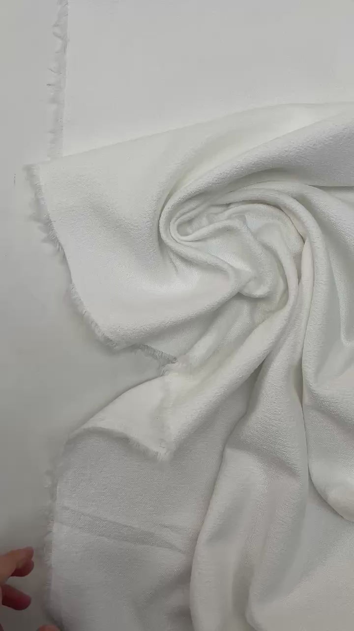 Charger la vidéo : video 0a9e90bd-9460-4e06-967b-c04226837e3a