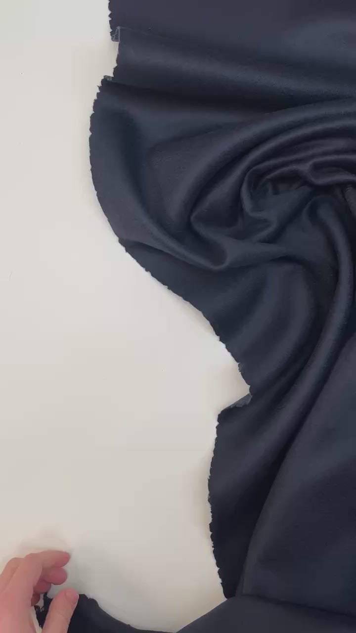 加载视频：video 8e7c2ba7-2e1c-4efb-8333-c45f97680342