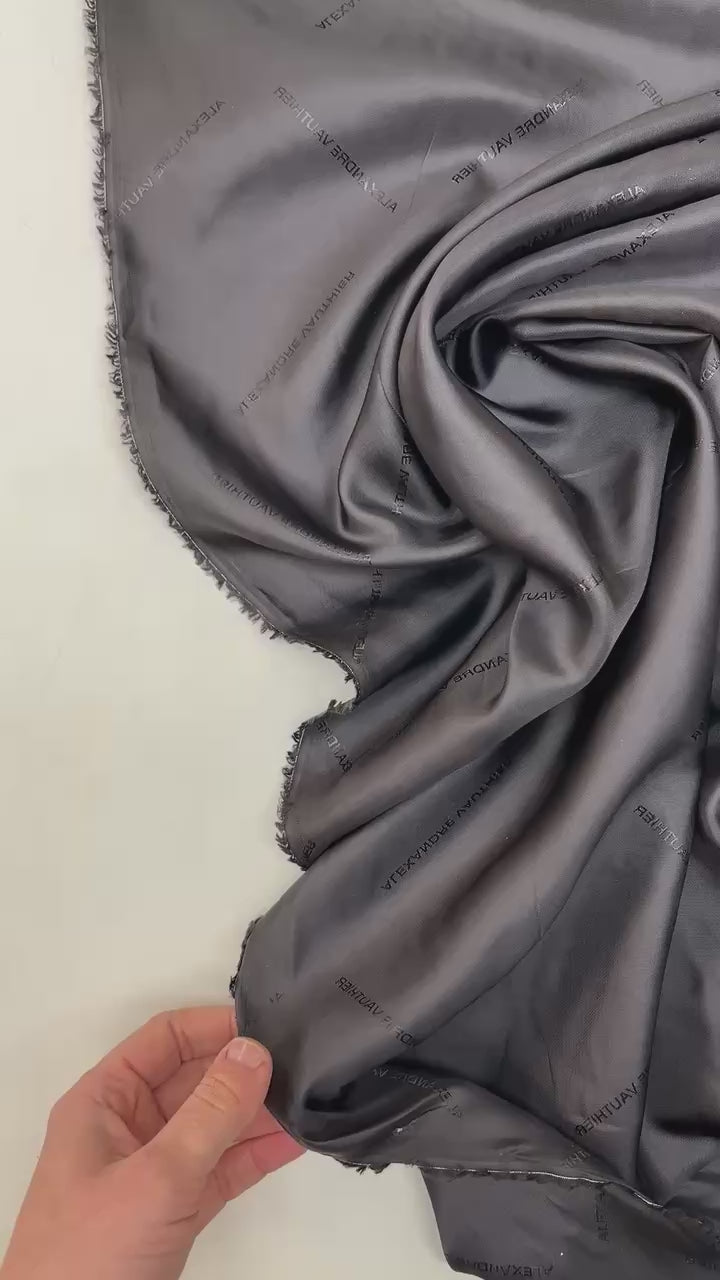 video 81790c69-d29b-44bc-b9e3-c9bc044f8b54