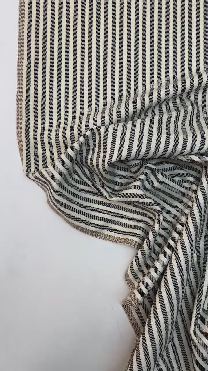 Charger la vidéo : video 66239ee2-6ff5-4e02-a23e-f67c7450d417