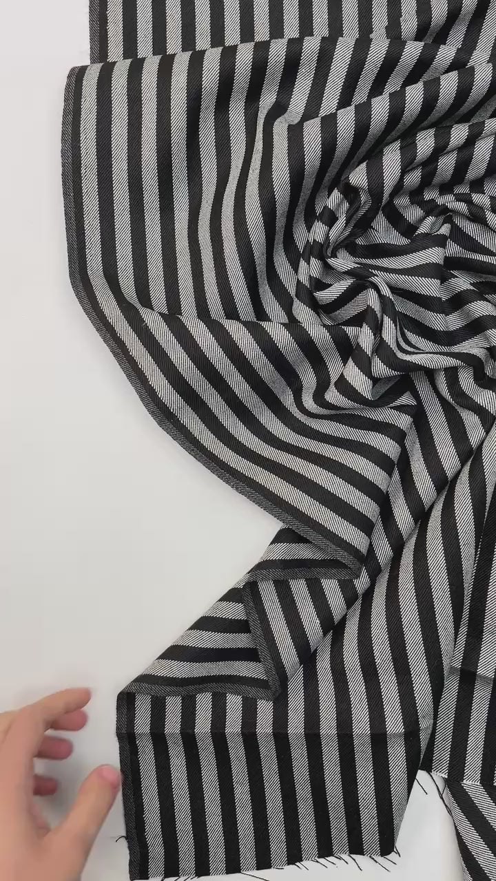 Load video: video b4aa39fd-6f74-4beb-aead-7488fe34e53d