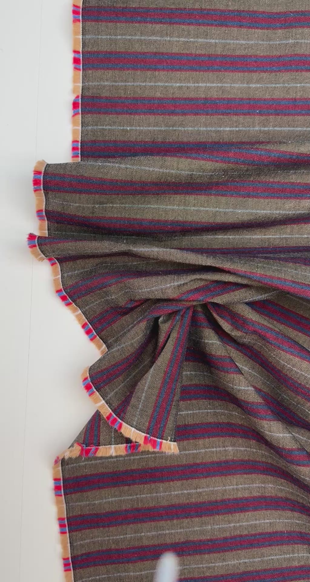 Charger la vidéo : video d6de82af-6d45-43e3-a493-89ace78a5732