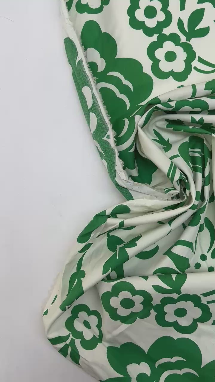 Charger la vidéo : video 6024aafe-0a0a-4e0a-82db-51d951f2f4a0