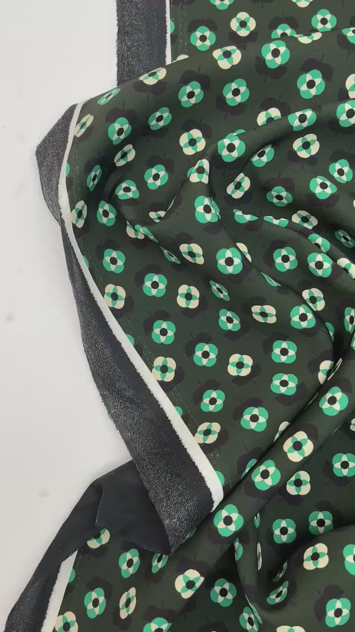 Charger la vidéo : video 7e3adf6a-ceaa-42bc-b0d8-a4758dbaf5bf